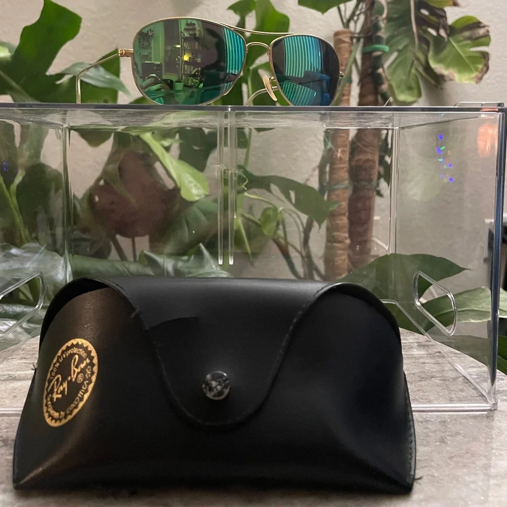 Ray-Ban Gold Frame Sunglasses with Green Lenses